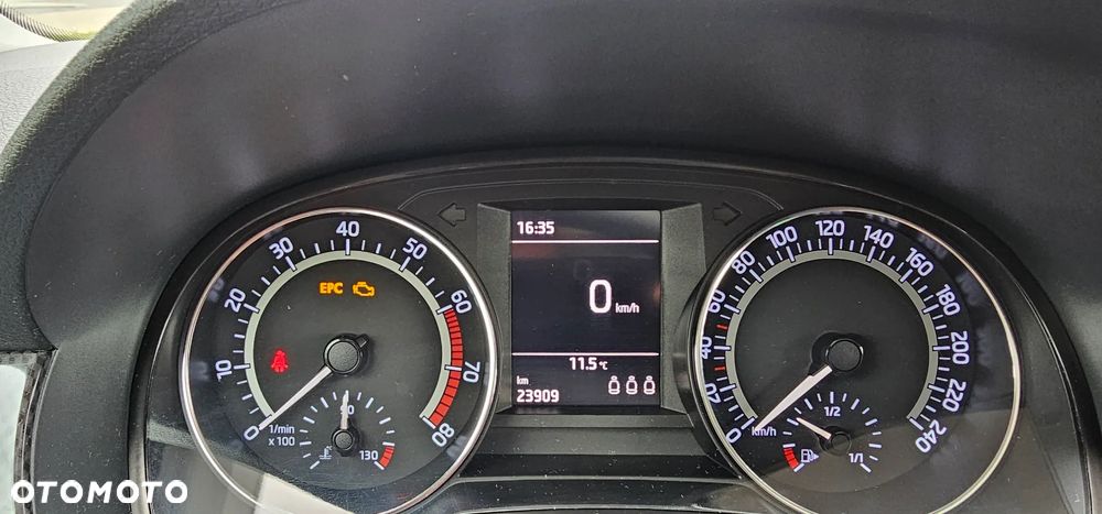 Skoda Fabia 1.2 TSI Monte Carlo - 14