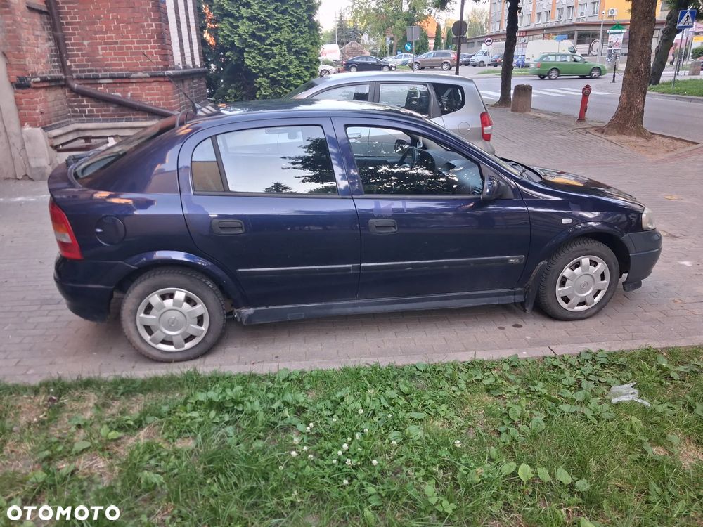 Opel Astra - 4