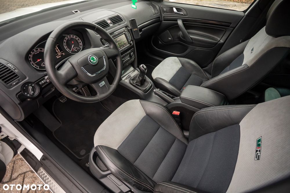 Skoda Octavia 2.0 TDI CR DPF RS - 18