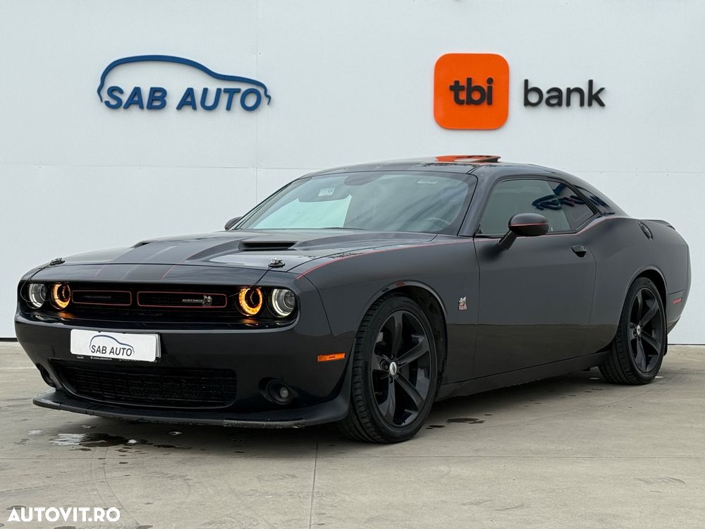 Dodge Challenger - 1