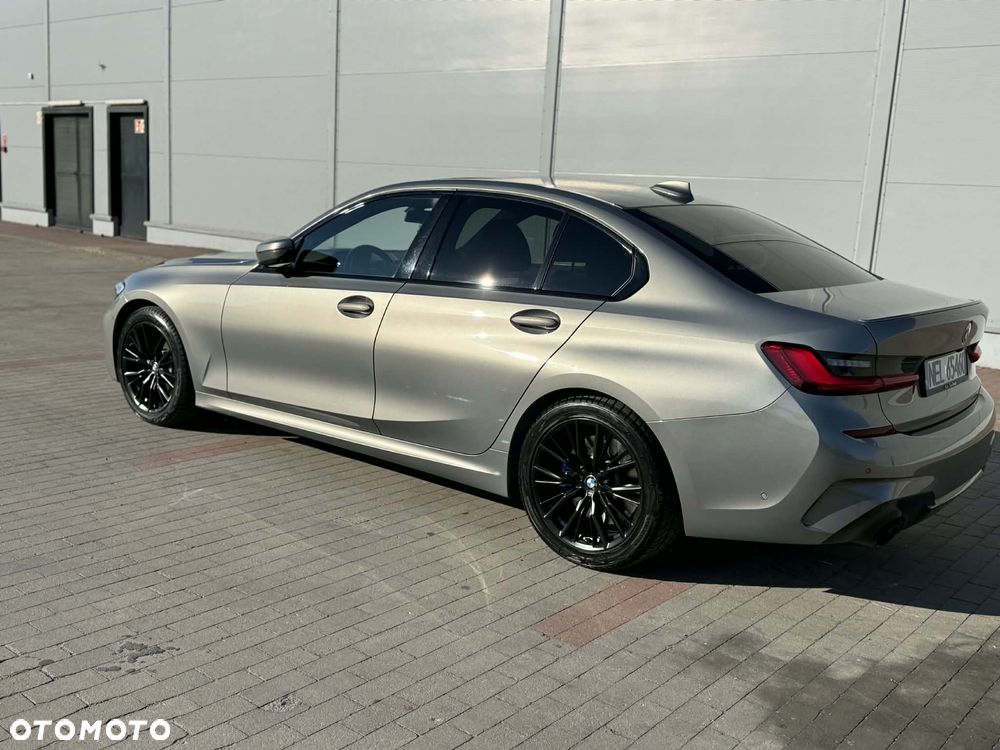 BMW Seria 3 330i M Sport sport - 12