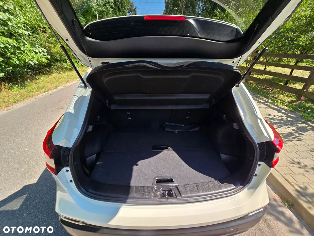 Nissan Qashqai 1.6 DCi Xtronic TEKNA - 32