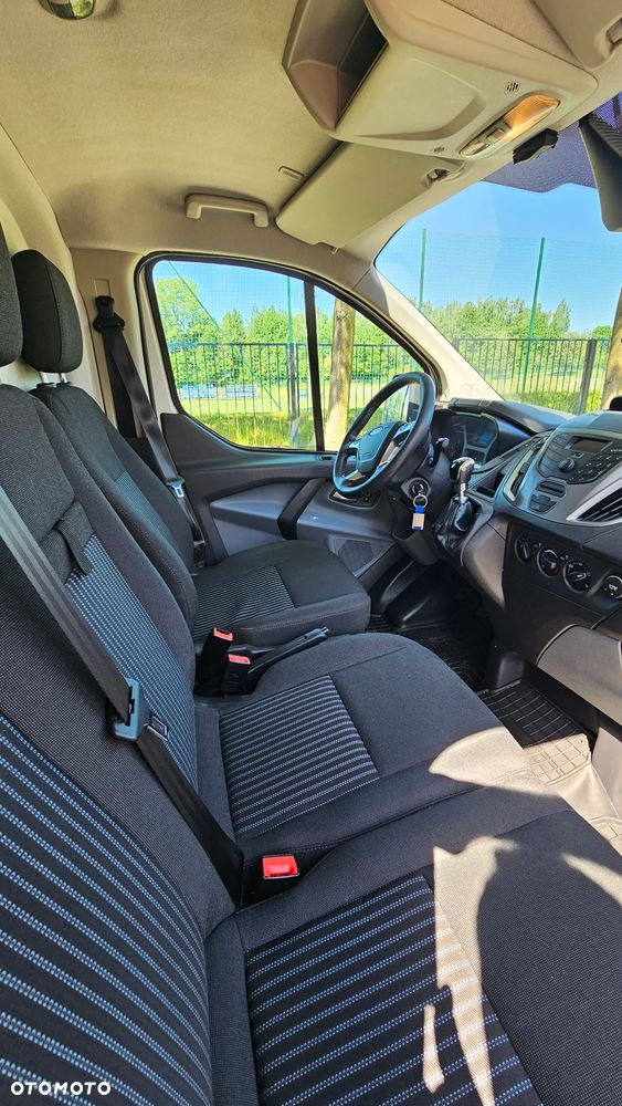 Ford TRANSIT CUSTOM - 11