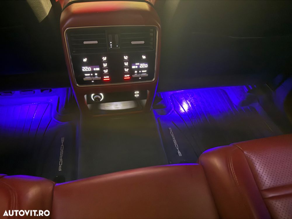 Porsche Cayenne - 33