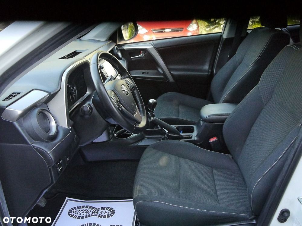 Toyota RAV4 2.0 D-4D Premium 4x2 - 9