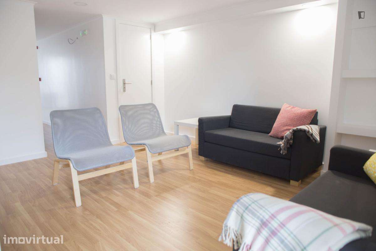 Quarto - localizado em Rio Tinto Porto - Grande imagem: 3/20