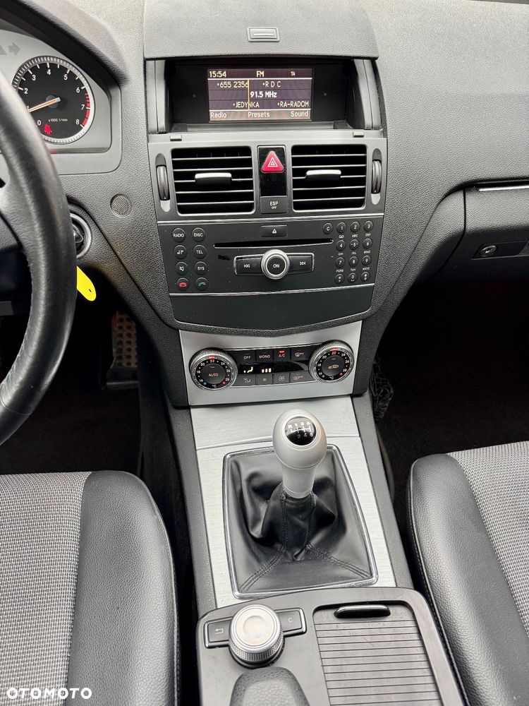 Mercedes-Benz Klasa C 180 BlueEFFICIENCY 7G-TRONIC Avantgarde - 13