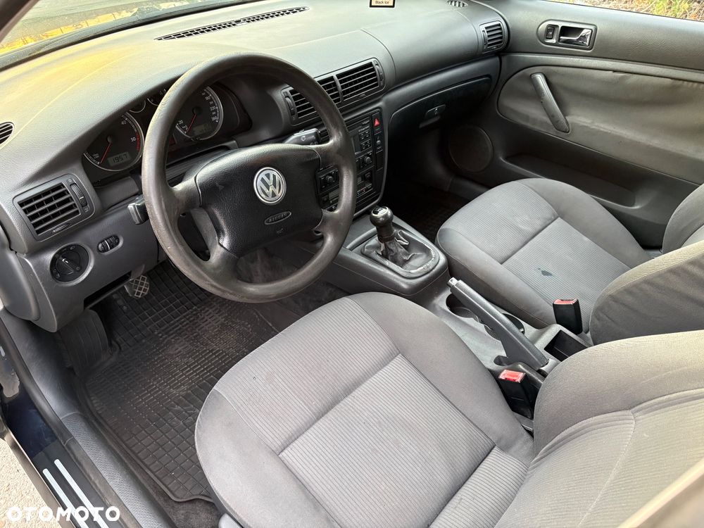 Volkswagen Passat 1.9 TDI Basis - 14
