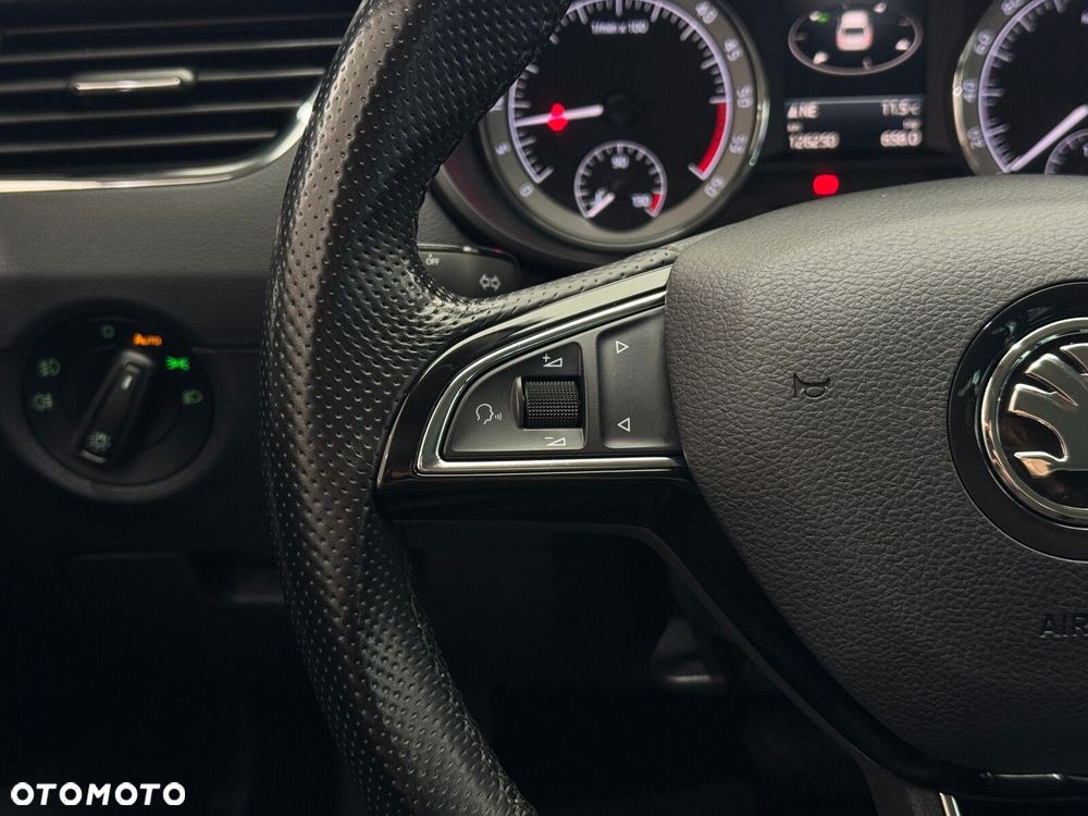 Skoda Octavia 2.0 TDI Style DSG - 22