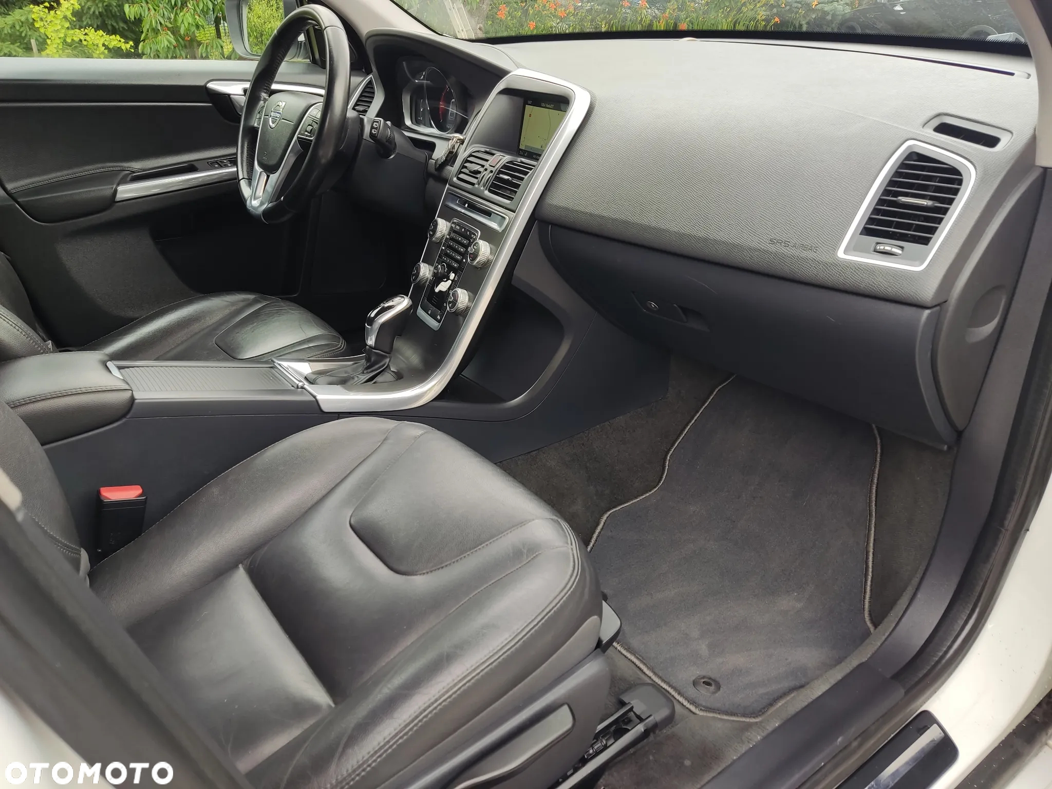 Volvo XC 60 D3 Drive-E Momentum - 21