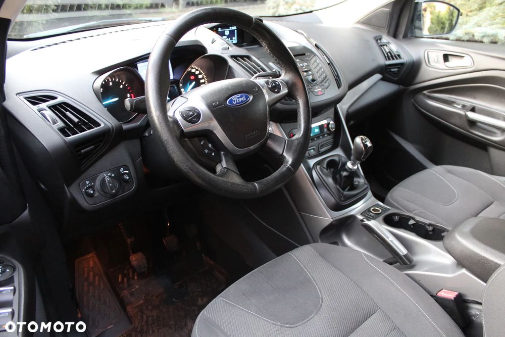 Ford Kuga 2.0 TDCi 2x4 Titanium - 14