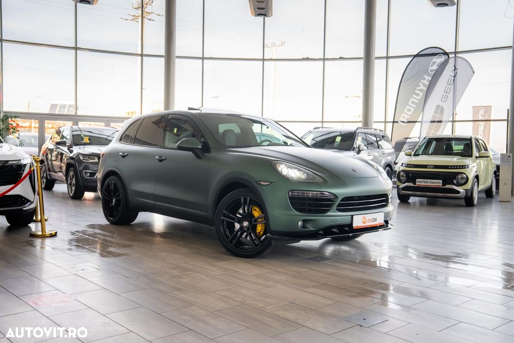 Porsche Cayenne 3.0 L V6 - 24