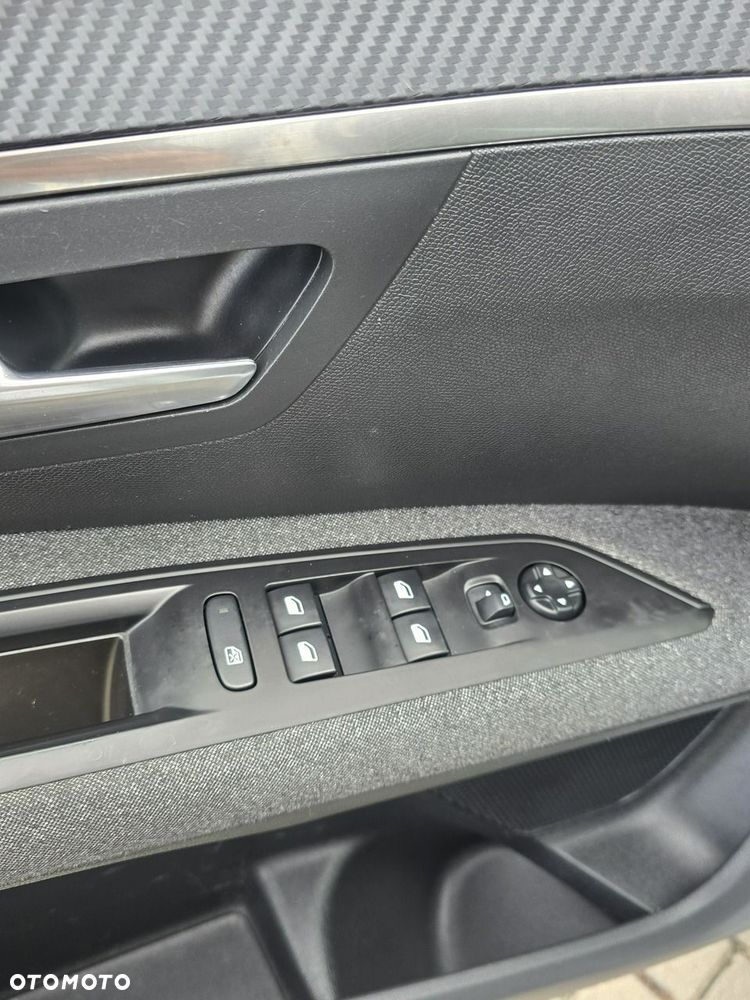 Peugeot 5008 - 16