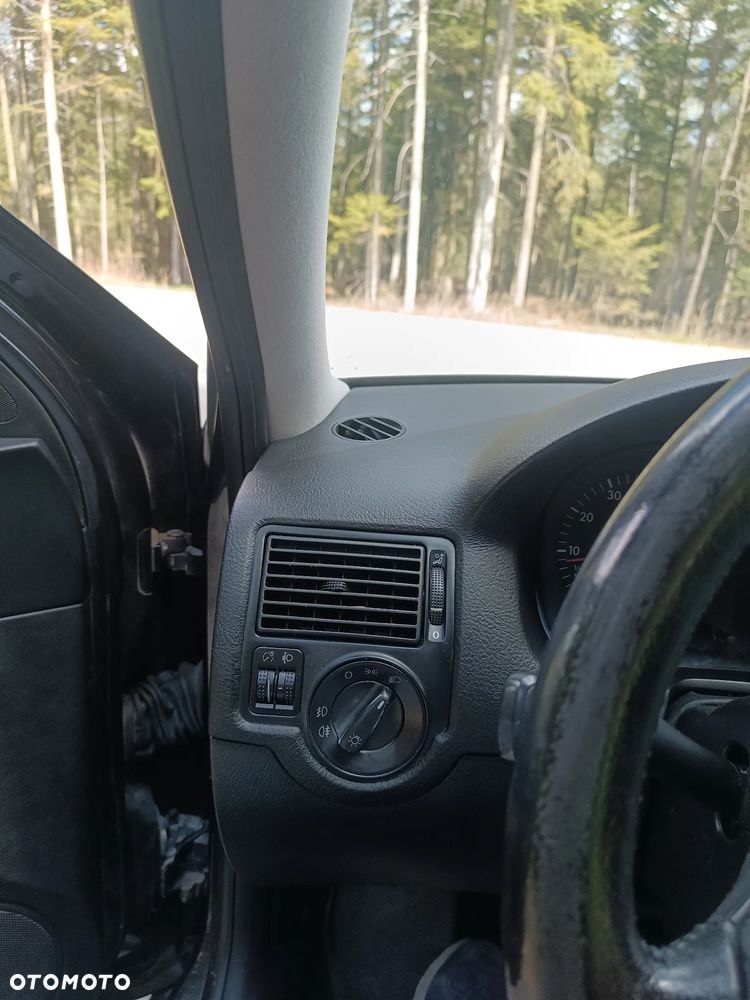 Volkswagen Golf 1.6 - 16