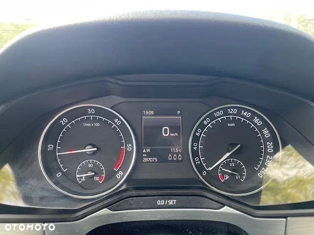 Skoda Superb Combi 2.0 TDI DSG Ambition - 14