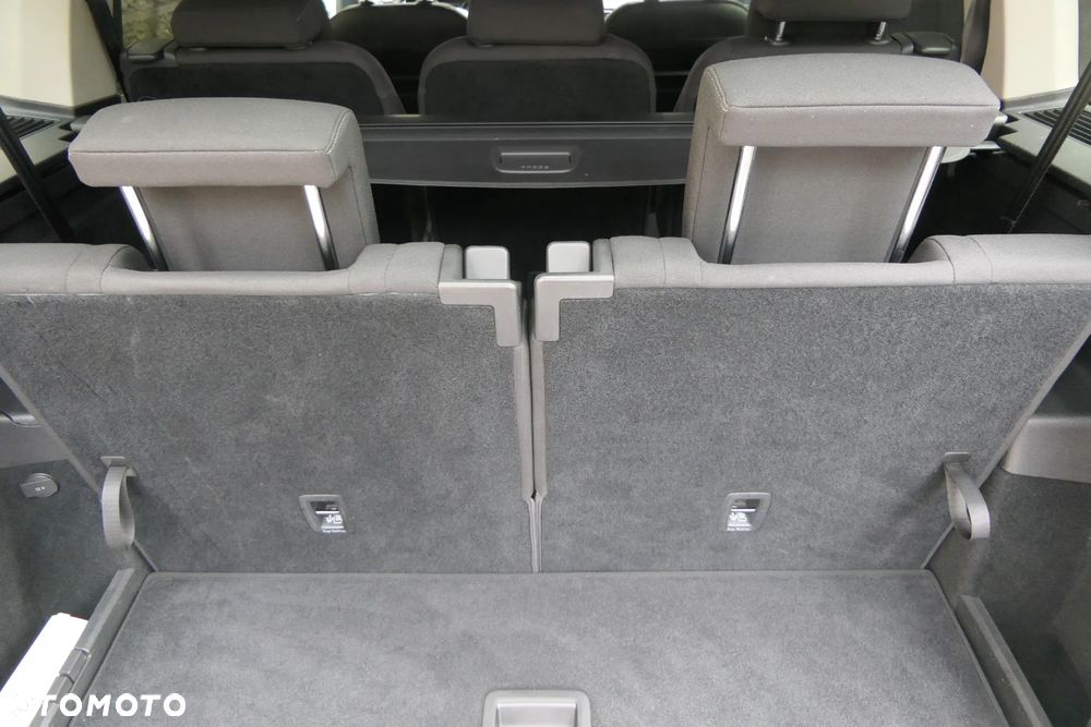 Volkswagen Touran - 15