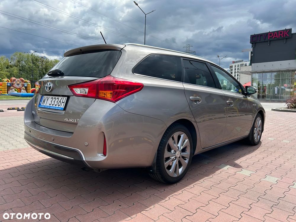 Toyota Auris 1.8 HSD Luna - 4