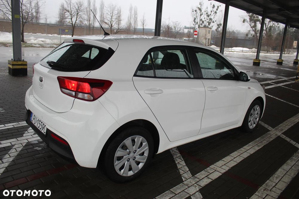 Kia Rio 1.4 L - 3
