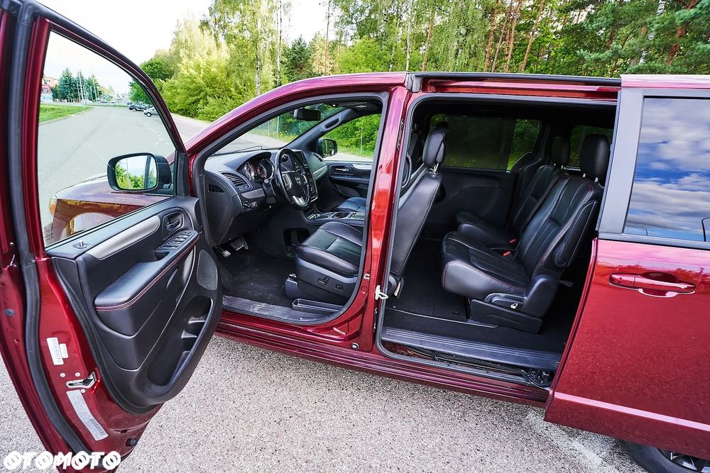 Dodge Grand Caravan - 23