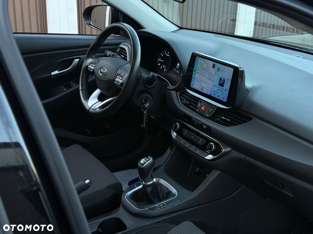 Hyundai i30 1.5 DPI Classic + - 11