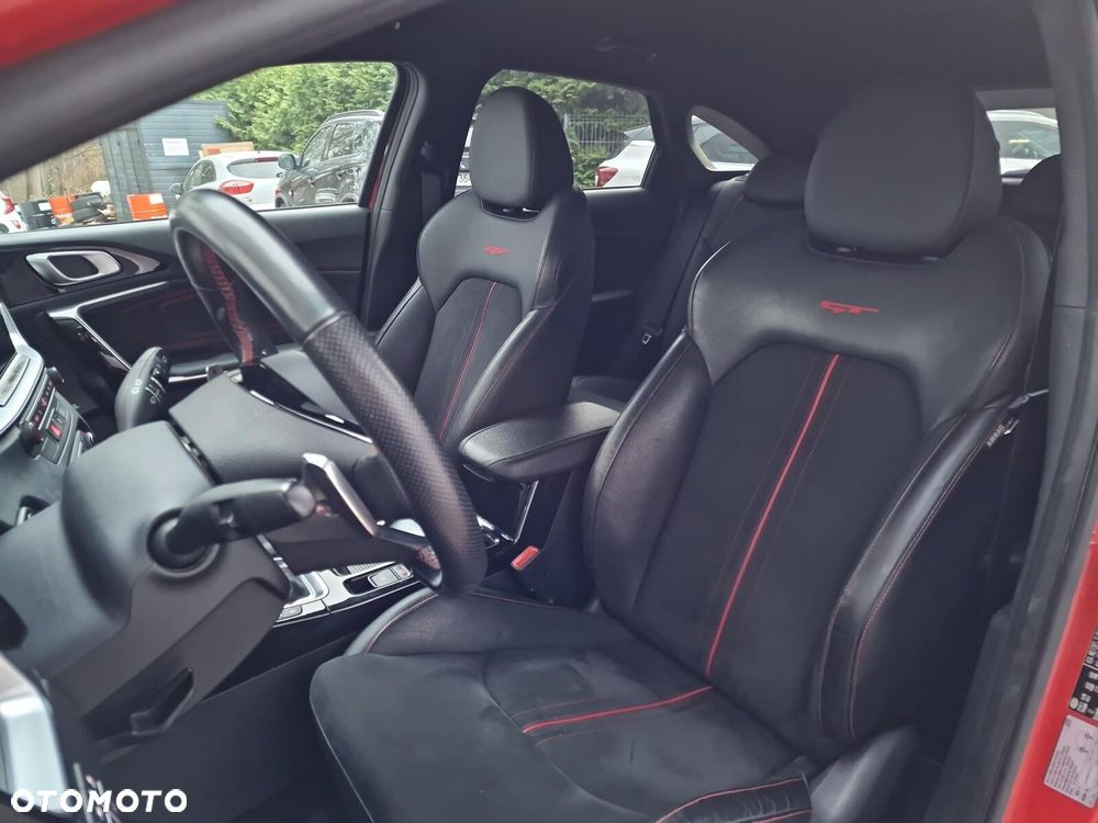 Kia ProCeed 1.6 T-GDI GT DCT - 11