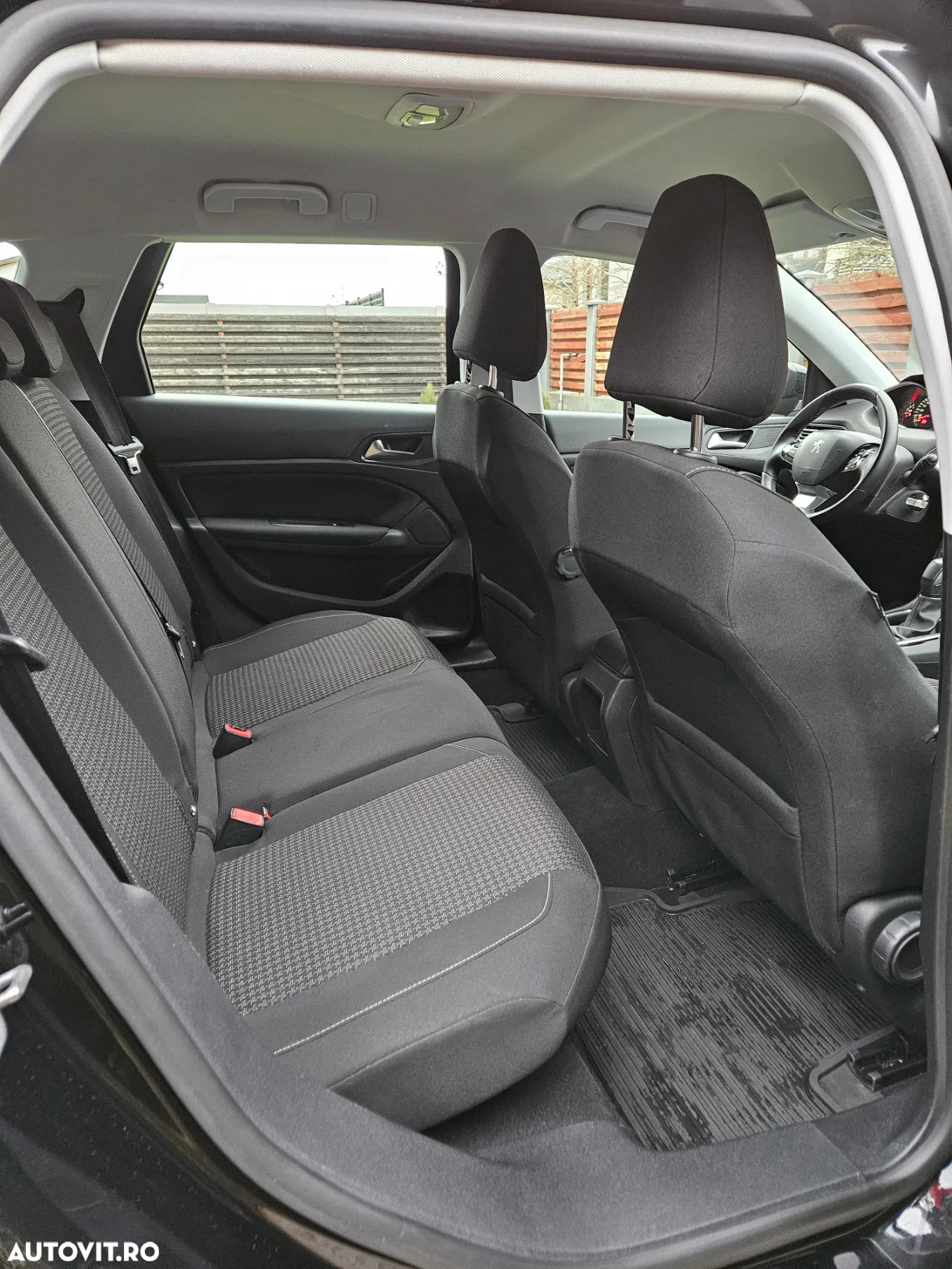 Peugeot 308 SW BlueHDi 120 EAT6 Stop & Start Active - 19