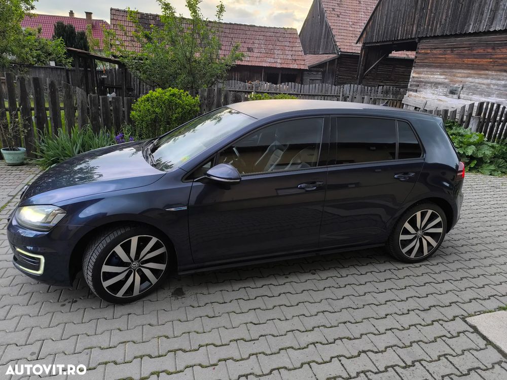 Volkswagen Golf - 15