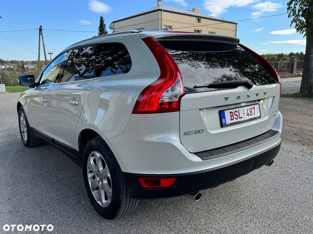 Volvo XC 60 D5 AWD Momentum - 9