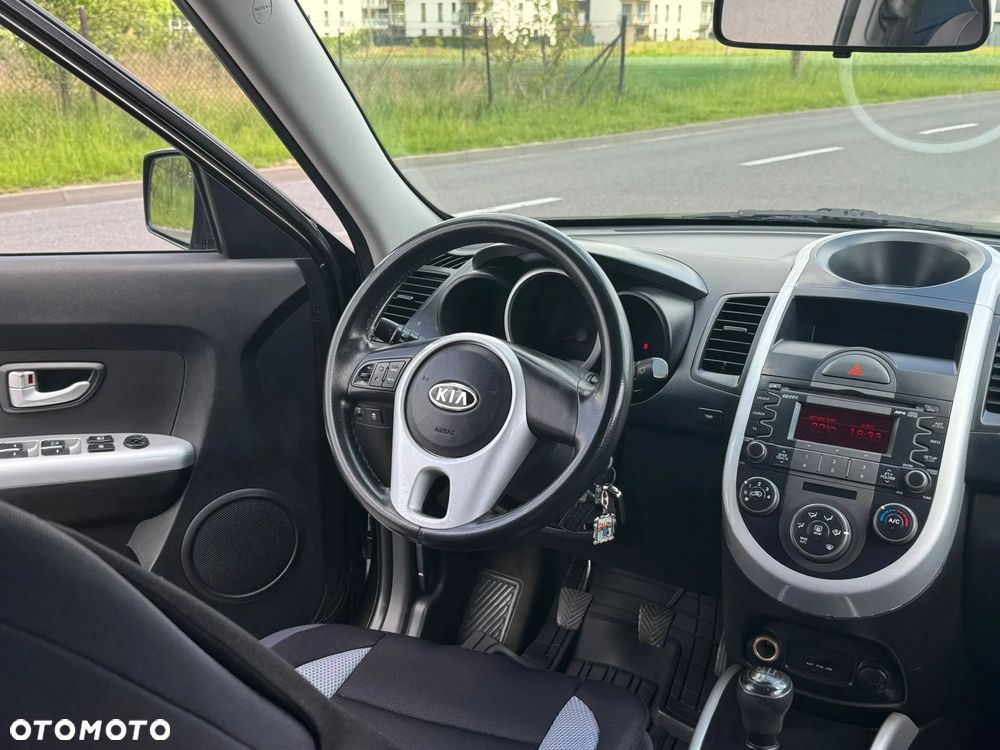 Kia Soul 1.6 L - 14
