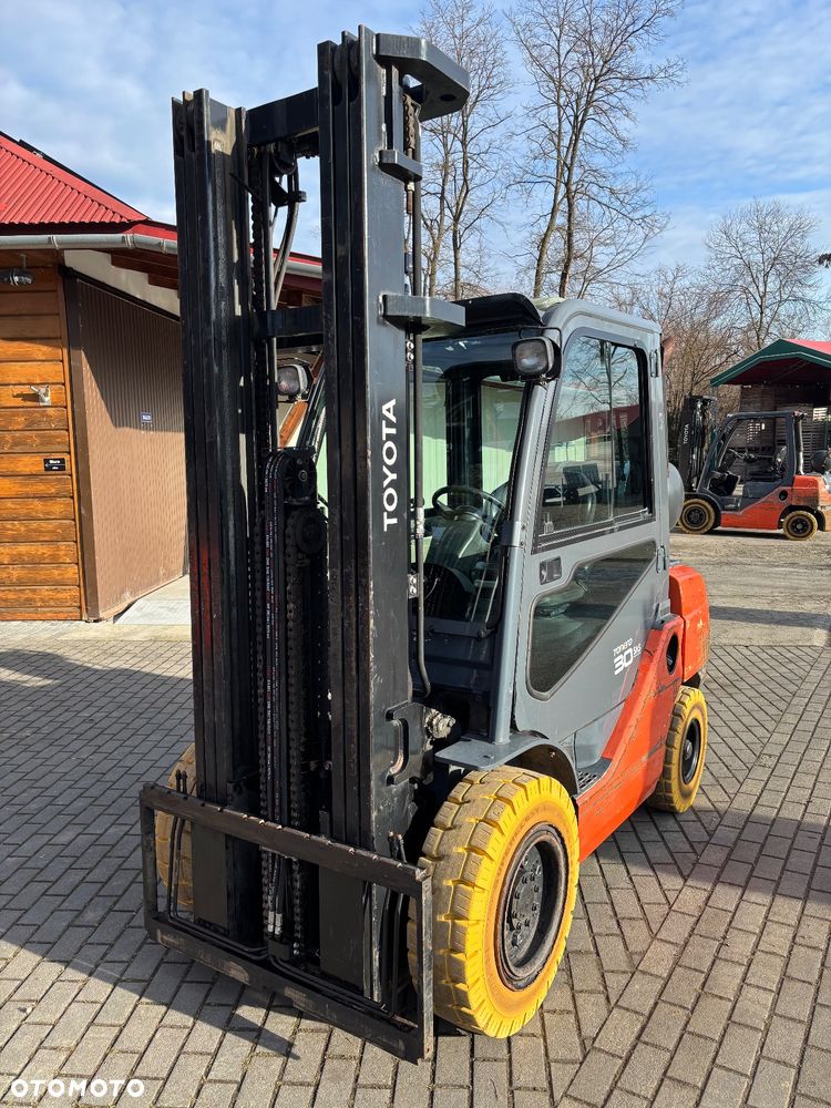 Toyota 8FGF30  Tonero 3t Tony LPG BENZYNA triplex - 2