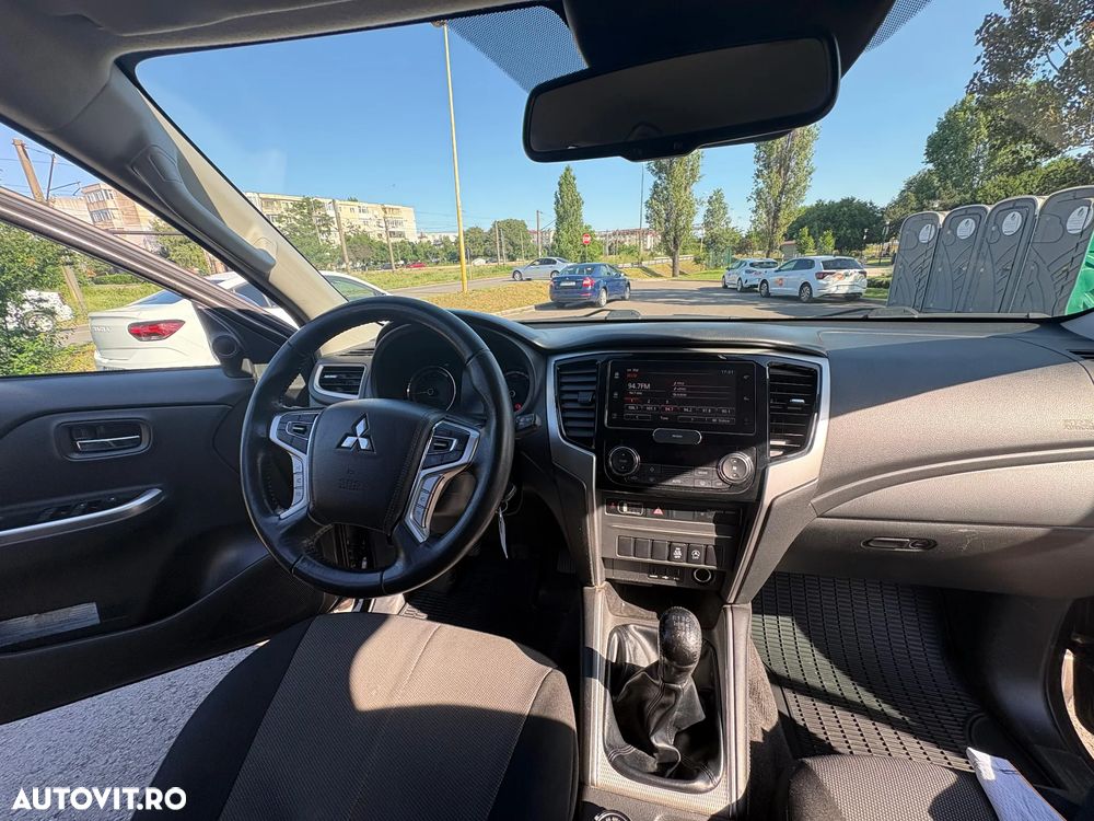 Mitsubishi L200 Double Cab 2.2 DI-D M/T Instyle - 9