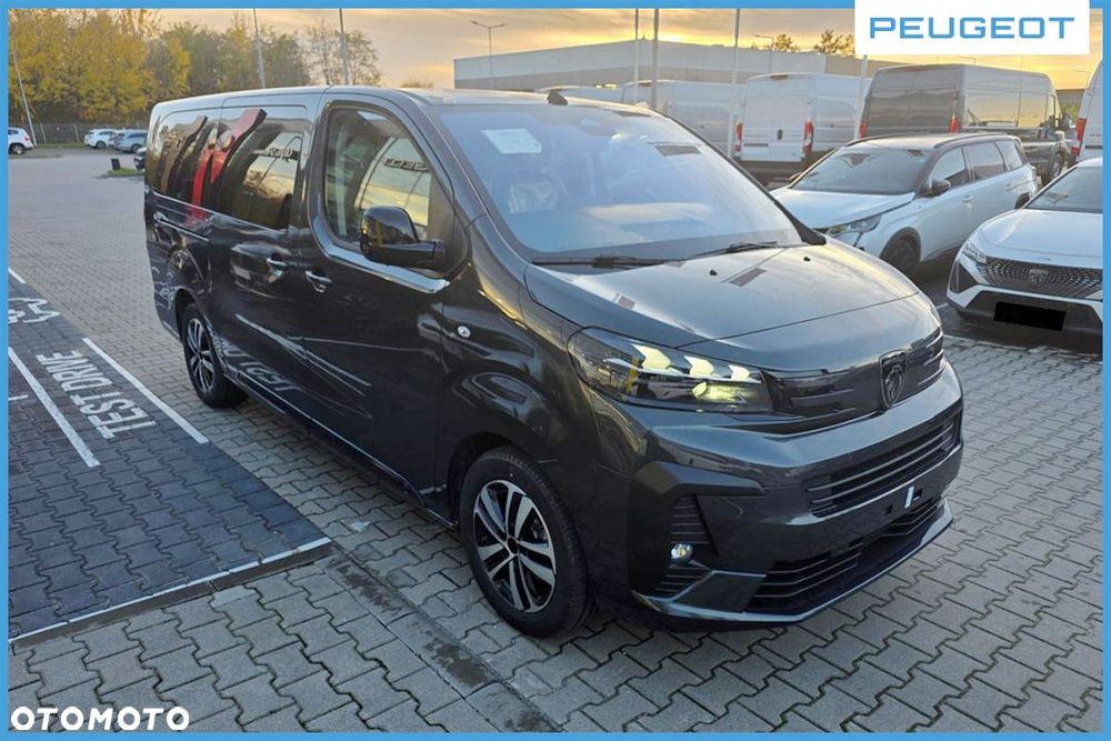 Peugeot Traveller - 2