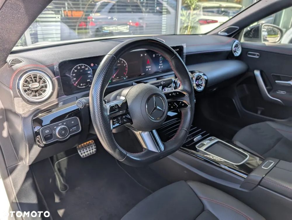 Mercedes-Benz CLA 200 AMG Line 7G-DCT - 7