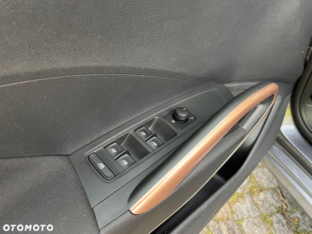 Skoda Fabia 1.0 TSI Style Color DSG - 23