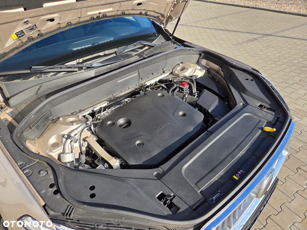 Volvo XC 90 B5 D AWD Plus Bright - 9