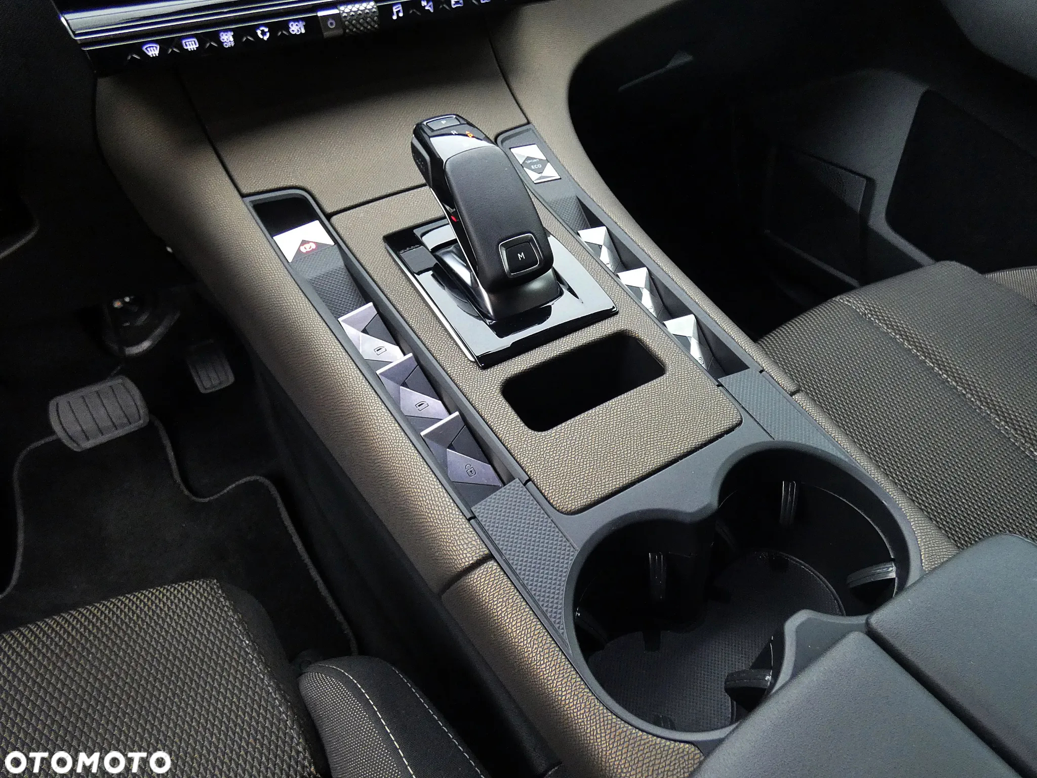 DS Automobiles DS 7 Crossback 2.0 BlueHDi Louvre - 19