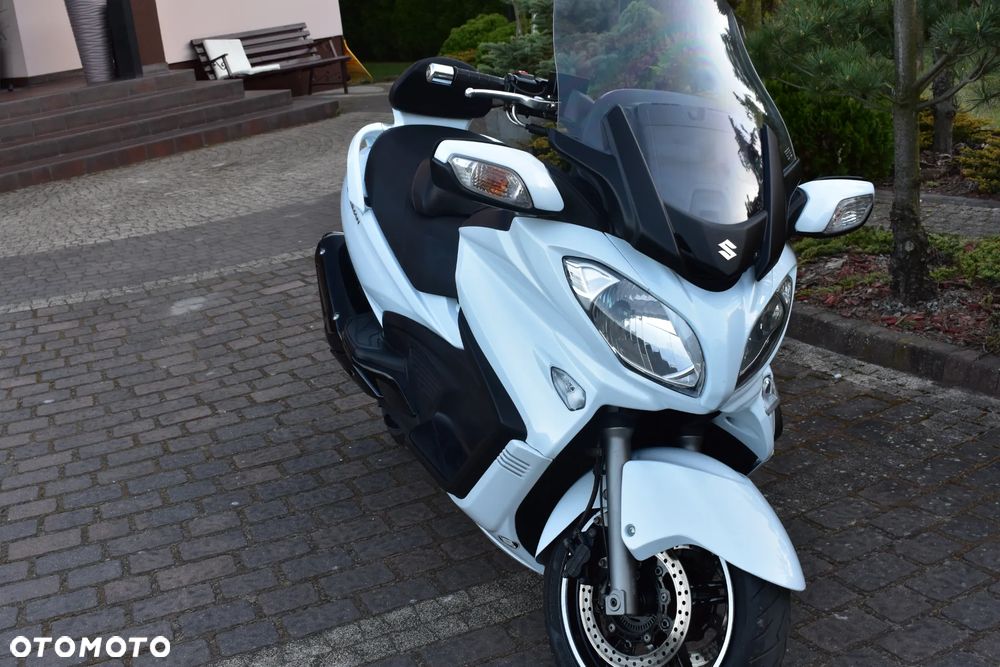 Suzuki Burgman - 11