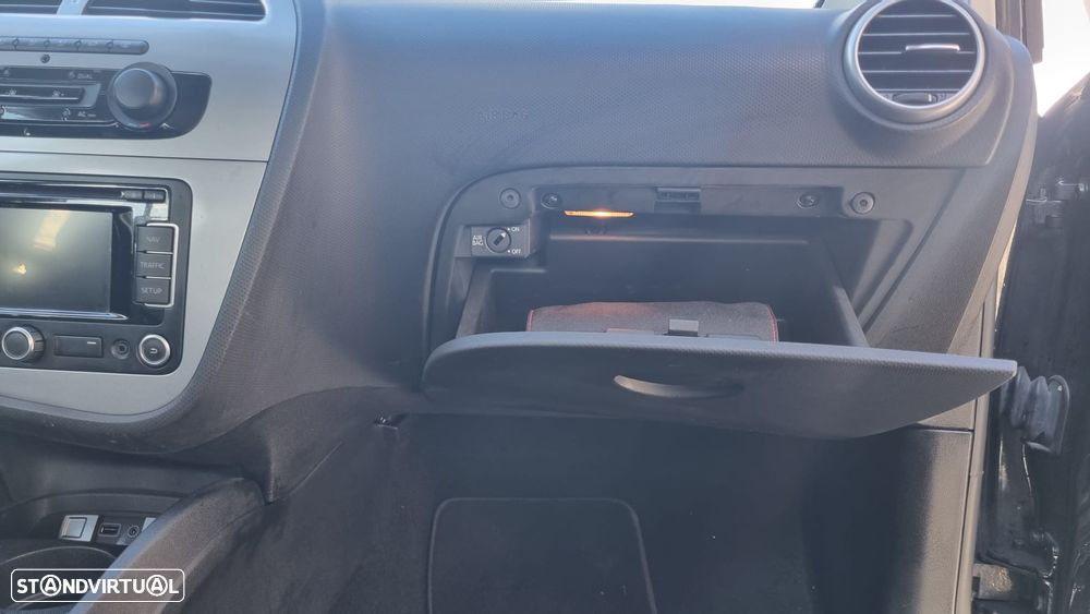 SEAT Leon 1.6 TDI DPF Ecomotive Style Copa - 6