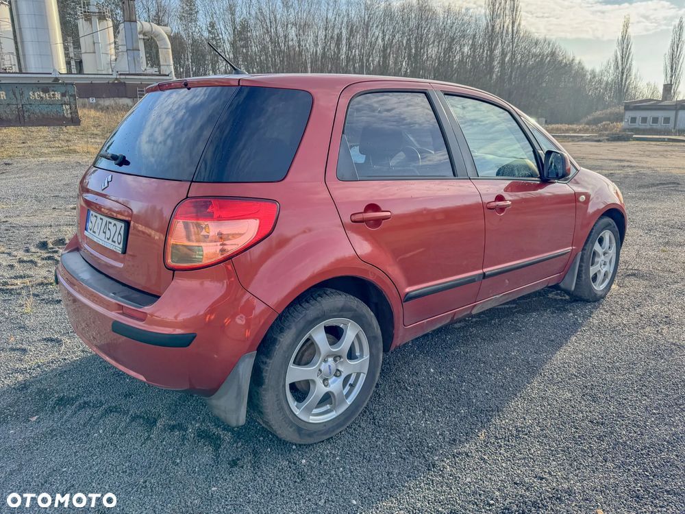 Suzuki SX4 1.6 GS / Premium - 8