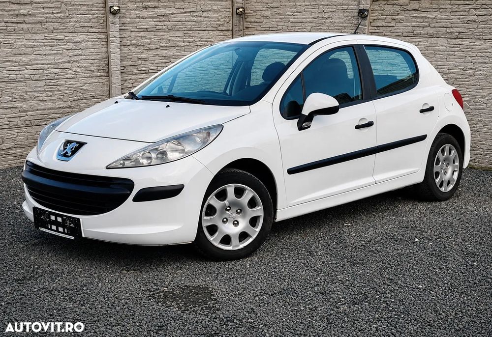 Peugeot 207 - 1