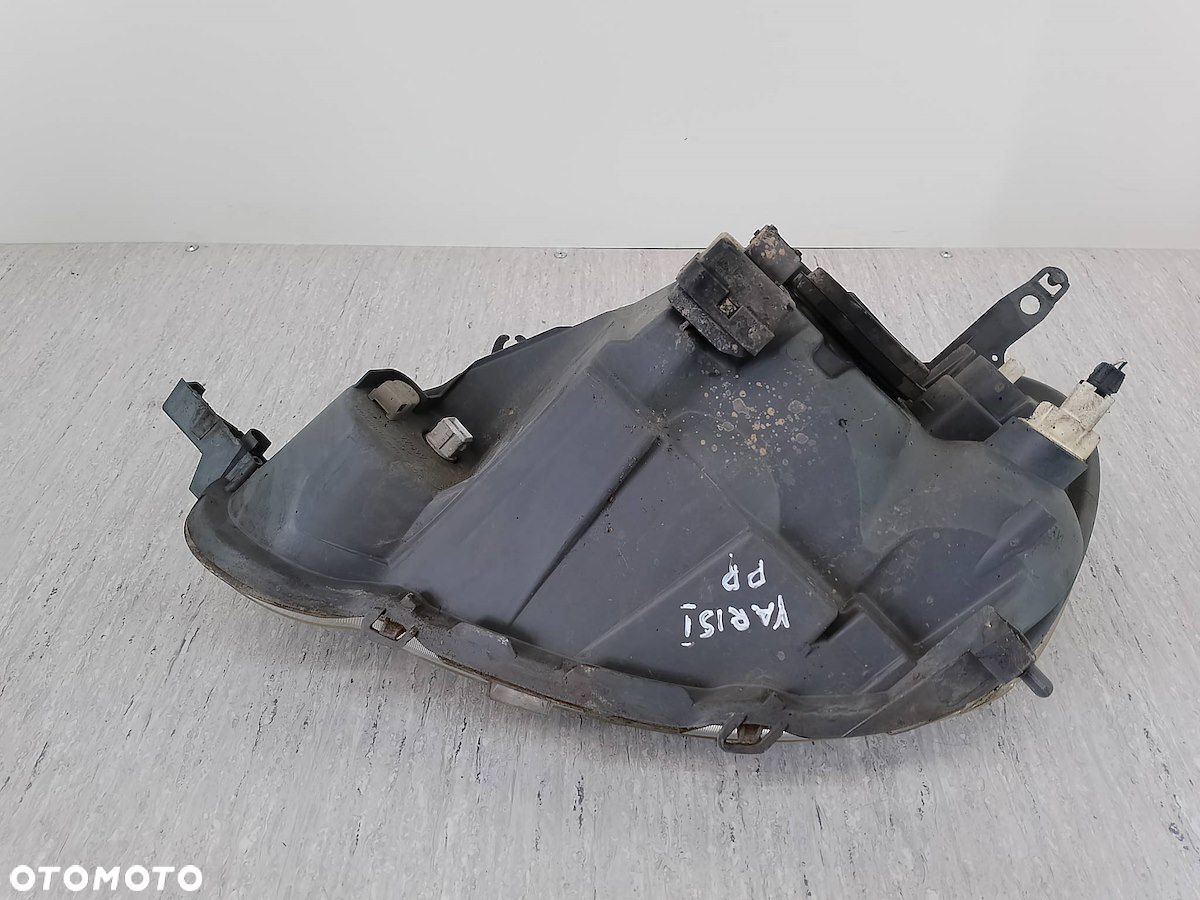 LAMPA PRZÓD PRAWA TOYOTA YARIS I ( 99-05 ) 81110-0D081   89900175 - 5