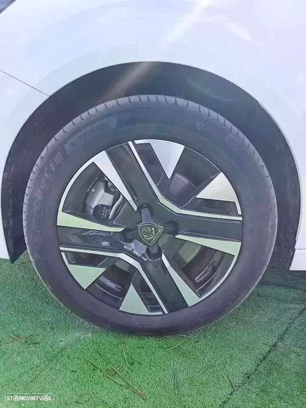 Peugeot e-208 50 kWh GT Line - 19