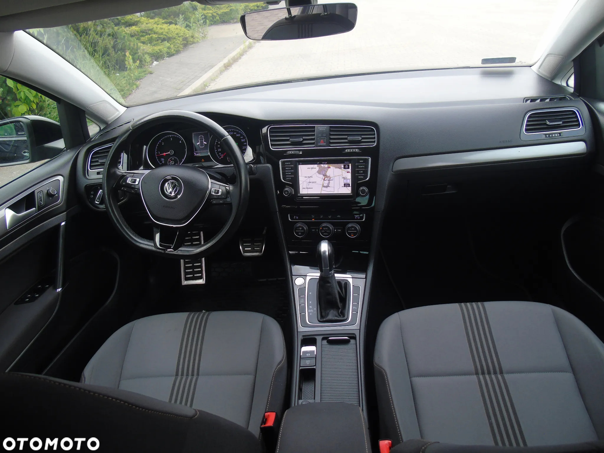 Volkswagen Golf VII 1.6 TDI BMT Highline DSG - 10