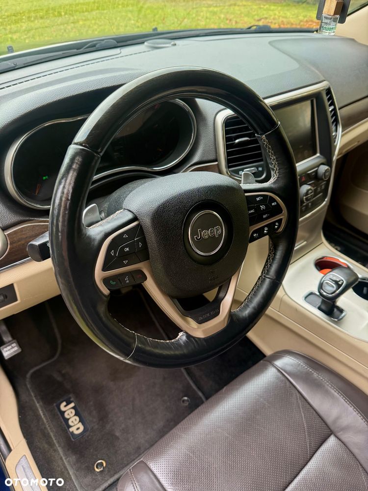 Jeep Grand Cherokee - 35