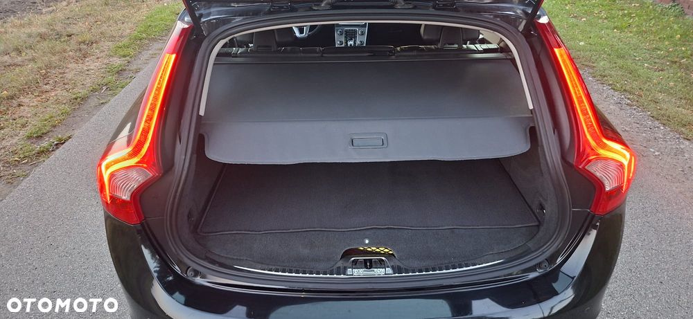 Volvo V60 D6 AWD Plug-in Hybrid Summum - 31