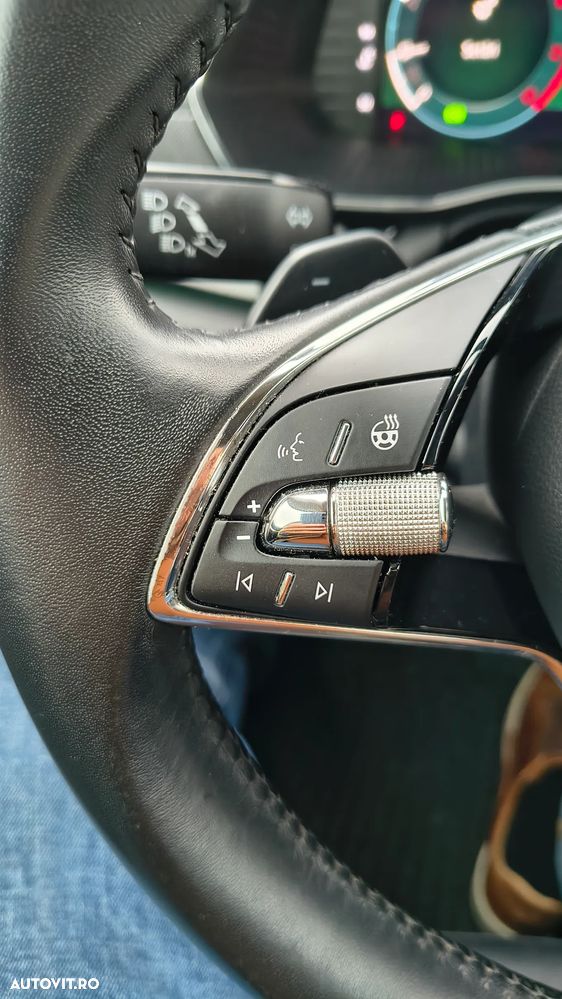 Skoda Octavia Combi Diesel 2.0 TDI DSG Ambition - 6