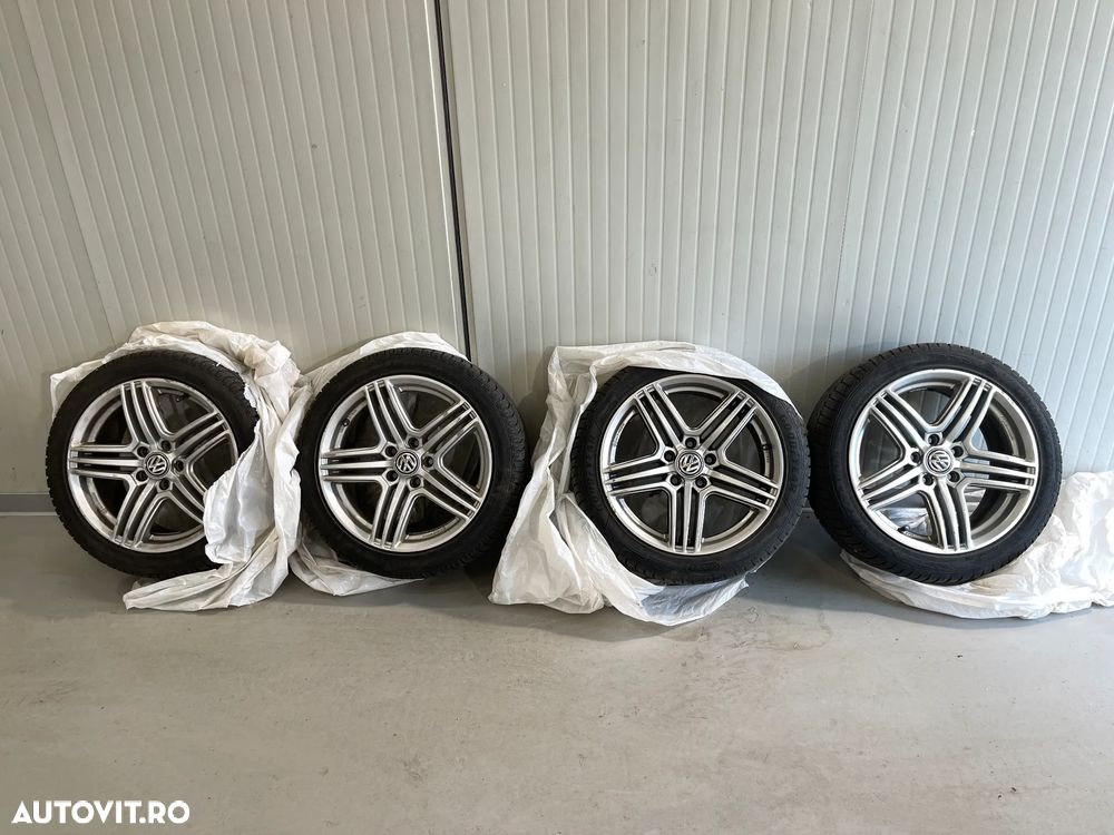 Volkswagen Golf - 24
