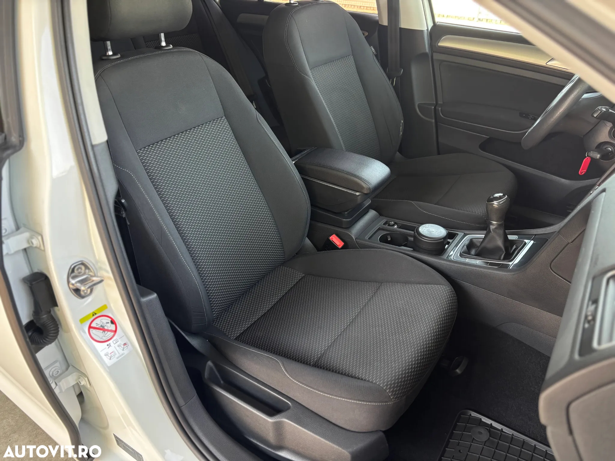 Volkswagen Golf 1.0 TSI Comfortline - 12