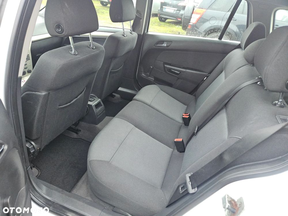 Opel Astra 1.6 NAVI - 17