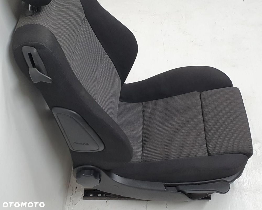 FOTEL PRAWY PRZÓD PRZEDNI PASAŻERA OPEL ASTRA II G CABRIO EUROPA - 5